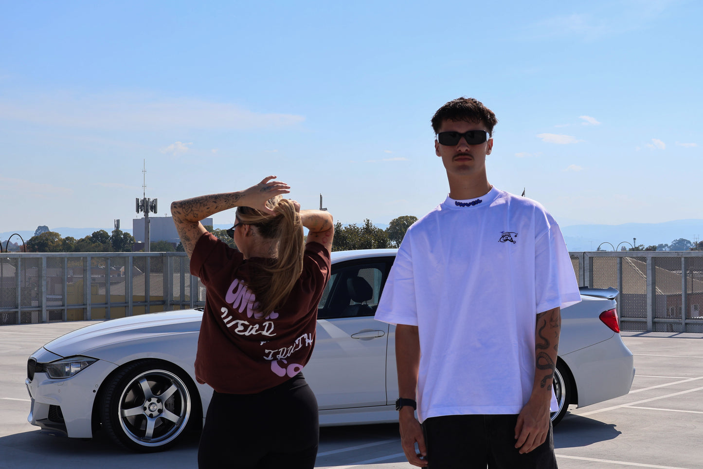 UNIVERSE OVERSIZED TEE